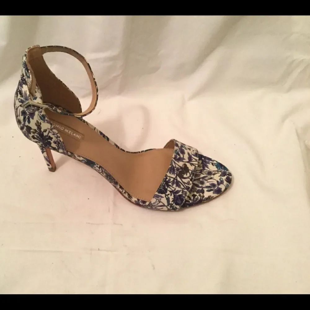 Antonio Melani Size 11 MFloral Heel Sandals New